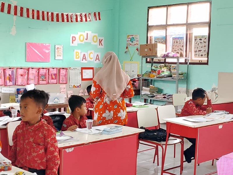 SOSIALISASI OBAT CACING OLEH PUSKESMAS ASEMBAGUS