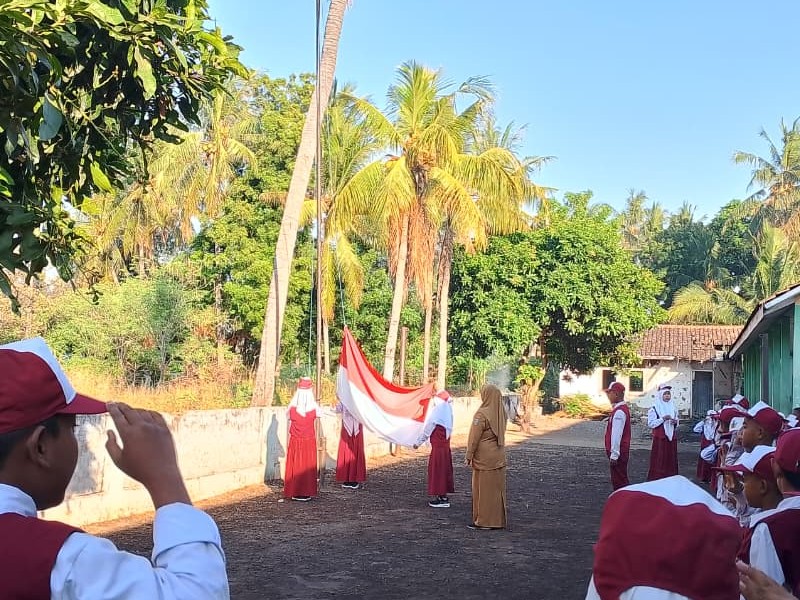 UPACARA BENDERA HARI SENIN